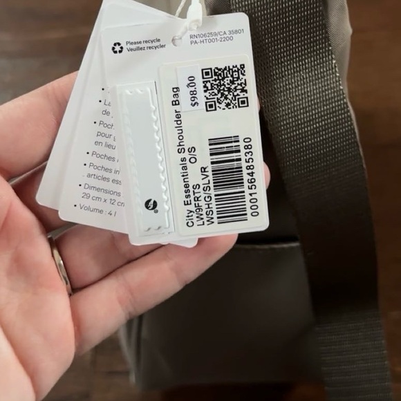 Lululemon City Essentials Shoulder Bag
4L Warm Ash Grey / Silver-NWT - Picture 10 of 12